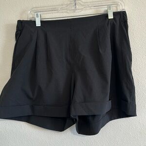 Lululemon. Black pleated shorts. Size 10